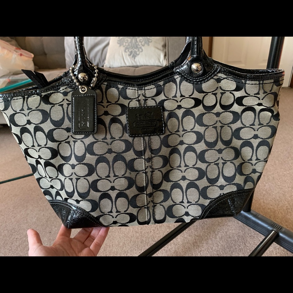 Large Coach handbag, classic style